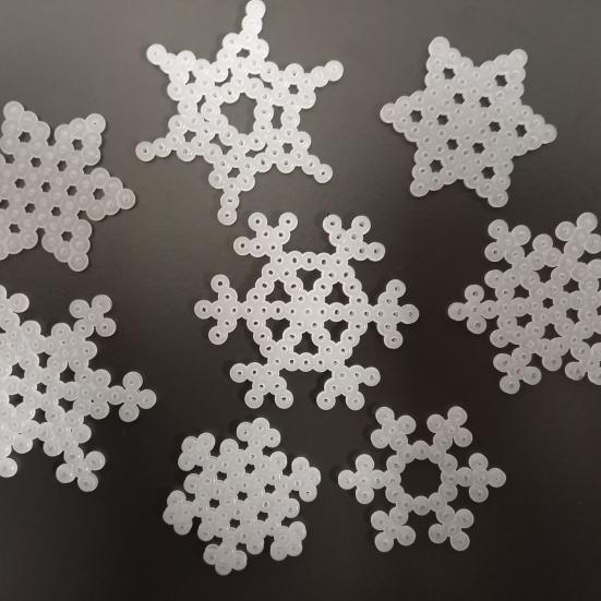 Snefnug lavet af hamaperler