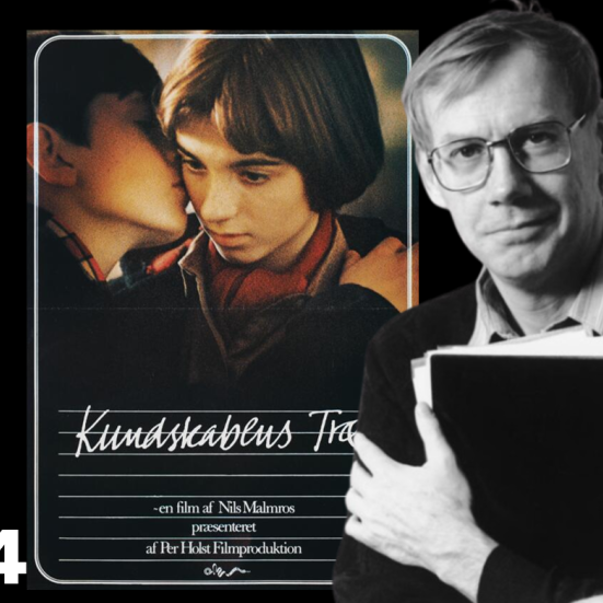 S/H-billede af Nils Malmros, der holder et manuskript. I baggrunden ses plakaten for "Kundskabens træ". Nederst tallet #4.